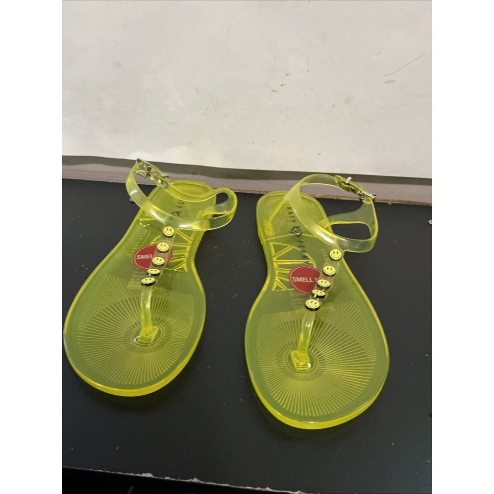 Katy Perry Women's The Geli-T Strap Flat Sandal Smiley FACE/Lemon Drop Size 7